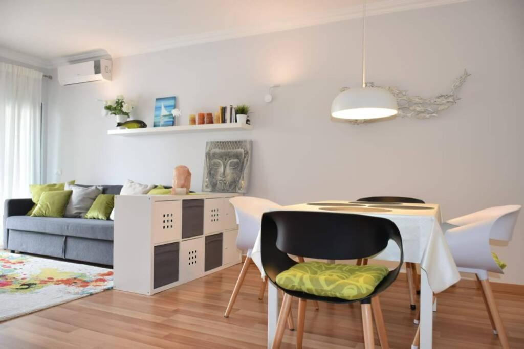 Brina, Stylish Apartment In Portimão Esterno foto